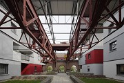 Becker steelworks, hall 18: court & former gantry crane 2