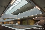 BFS, JLU Giessen: 1st floor, central lobby, diagonal view (photo: Eckardt)