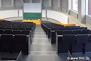 BFS, JLU Giessen: ground floor, big lecture hall, aisle (photo: Lefarth)