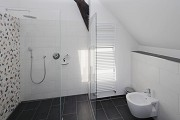 Burtscheid Abbygate: bathroom of 3rd floor mezzanine-flat