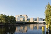 Federal Chancellery: Northern view from the northern bank of the Spree