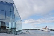 Oslo Opera House: opera with close ferry-dock