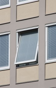 Plärrer high-rise: one tilted window
