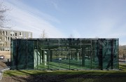 glass-cladded textile-concrete pavillon: Southern view
