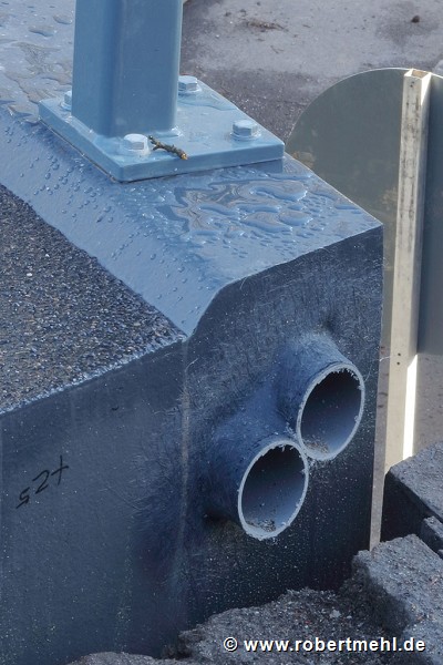 GFK-Brücke, Solingen: Detail Geländeranschluss