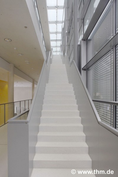 Neue Chemie, JLU Gießen: Magistralen-Treppenlauf; Foto: Laternus/Berndt