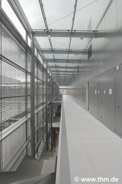Neue Chemie, JLU Gießen: Flur Technik-Geschoss; Foto: Dajs