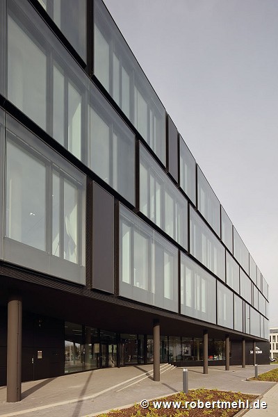 Saint-Gobain: Haupteingang an der Krefelderstraße, Bild 1
