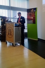 Der Präsident des DAfStb Prof. Dr.-Ing. Jürgen Schnell begrüßt die Teilnehmer