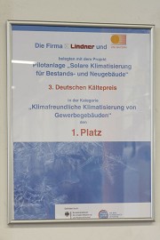 Die vom Bundesumweltministerium verliehene Urkunde des 1. Platzes beim 3. Deutschen Kältepreis