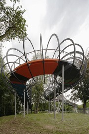 Brückenskulptur "Slinky Springs Into Fame", Oberhausen
