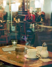 "Hinter Glas", Titelfoto für ein gleichnamiges Buch