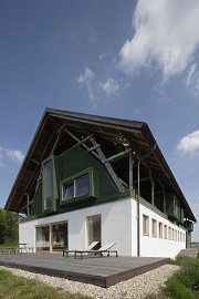 Zum Wohnhaus umgebaute Scheune in Niederbayern, D