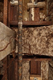 Im 20. Jahrhundert wurde das Kellergewölbe mit Stahlträgern verstärkt