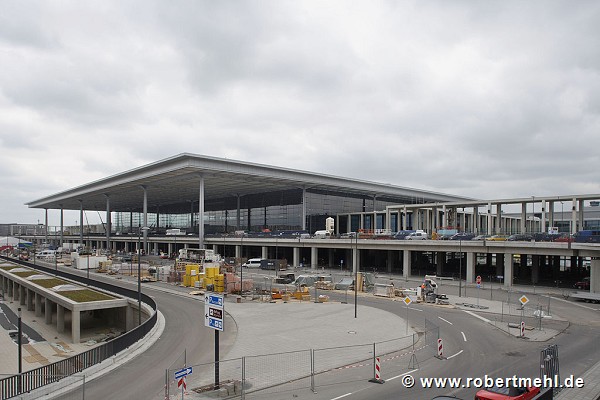 BER airport, Berlin: departure access
