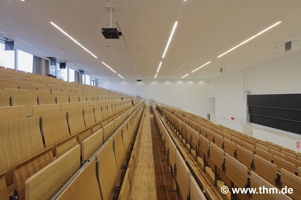 New Chemistry, JLU Gießen: great auditory, half-way axis-view; photo: Mehl (Demo)