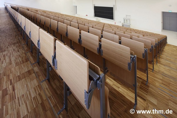 New Chemistry, JLU Gießen: great auditory, upper diagonal-view; photo 2: Staufenberg