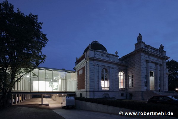 Musée La Boverie: northern building view at dusk