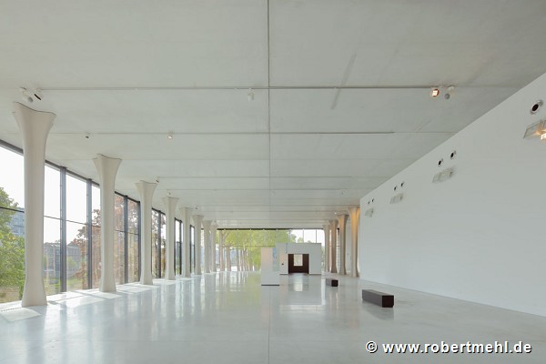 Musée La Boverie: the extension-ceiling is made of precast-concrete elements