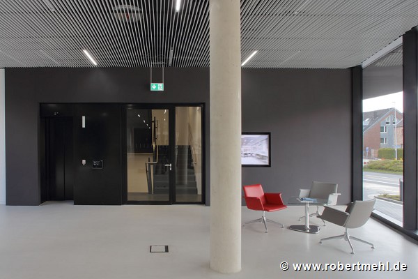 Saint-Gobain: ground-floor waiting-area, zoom