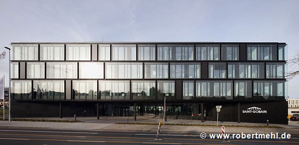 Saint-Gobain: façade-prospect at Krefelderstraße