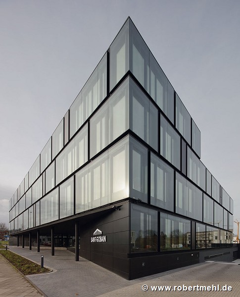 Saint-Gobain: north-eastern building-corner