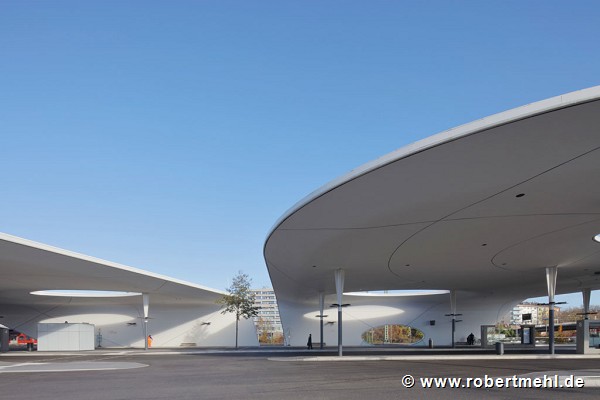 ZOB Pforzheim: middle-axis view