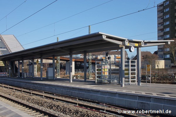 Leverkusen-Opladen railway-station: western-view of track 2