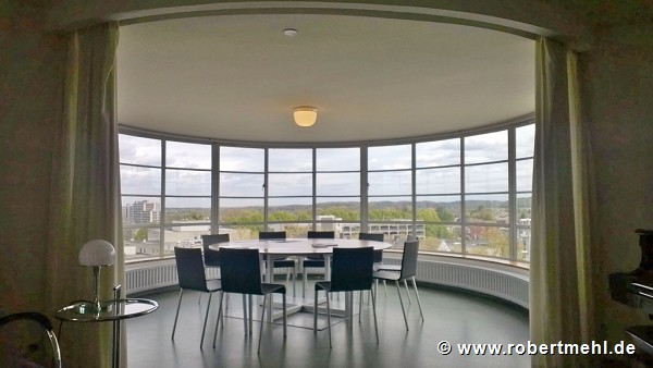 Glaspaleis Heerlen: access to round roof-jutty