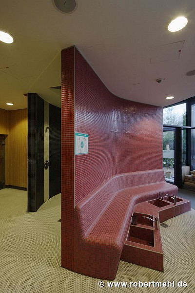 Lentpark: foot basin at sauna area