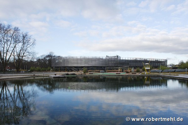 Lentpark: view over the swimming lake