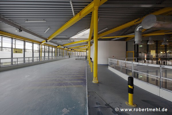 Lentpark: elevated ice rink 1