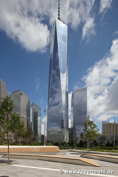 Liberty Park: center-area with One World Trade Center, fig. 1