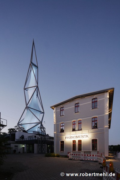 Phänomenta: illuminated tower and main-building