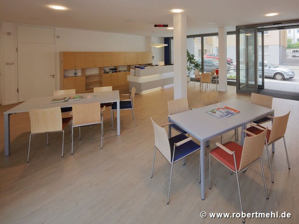 Röte-streetquarter-housing: day-hospital reception