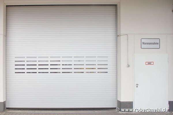 Novoferm tormatic: outer rolling gate with esacape-door