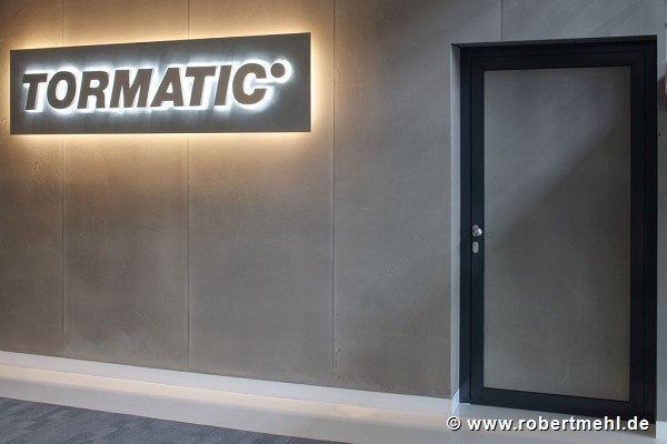 Novoferm tormatic: company-logo and concrete-look-door