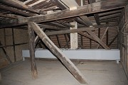 Gaststätte "Zum Ross": Der hölzerne Bock im Dachstuhl wurde gegen eine Stahlkonstruktion ersetzt