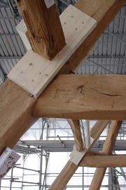 Detail Mittelpfettenanschluss: Aufdoppelung an einen Sparren mit Kerto-Schichtholz