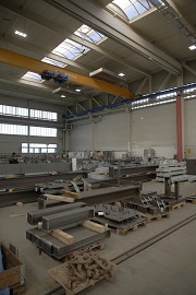 Hahner Technik:oPaint shop with gantry crane