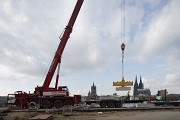 The steps of the Rhine Boulevard, weighing around 1 ton each, were precisely positioned by mobile crane